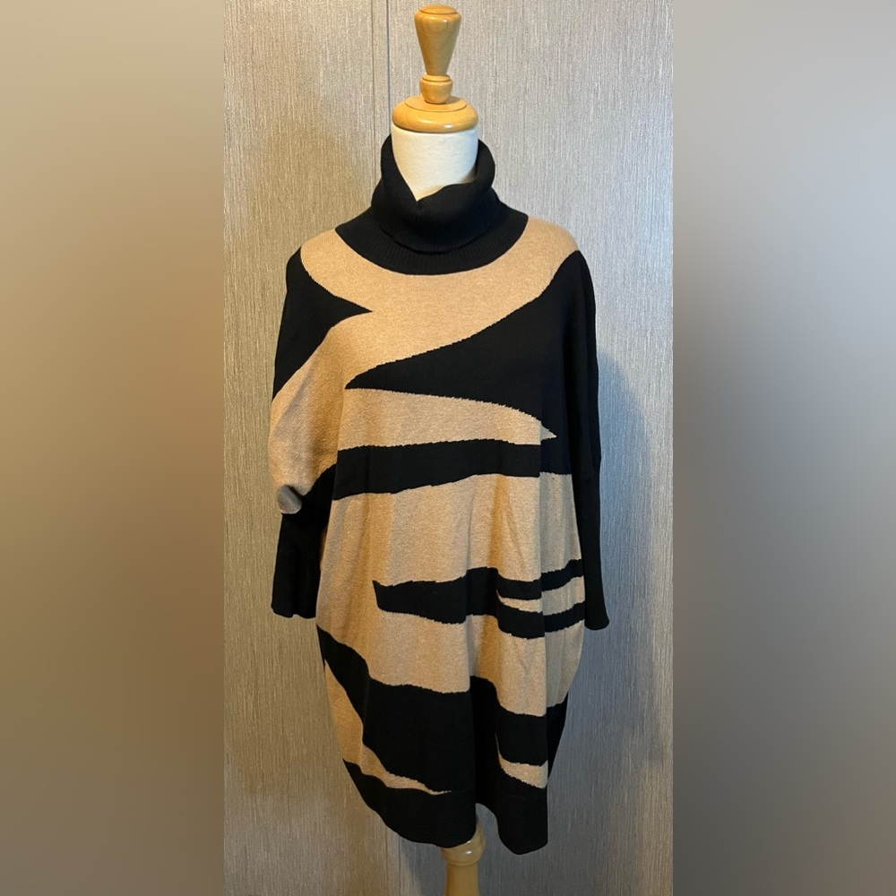Chico’s Black and Tan Tunic Sweater size L 12/14